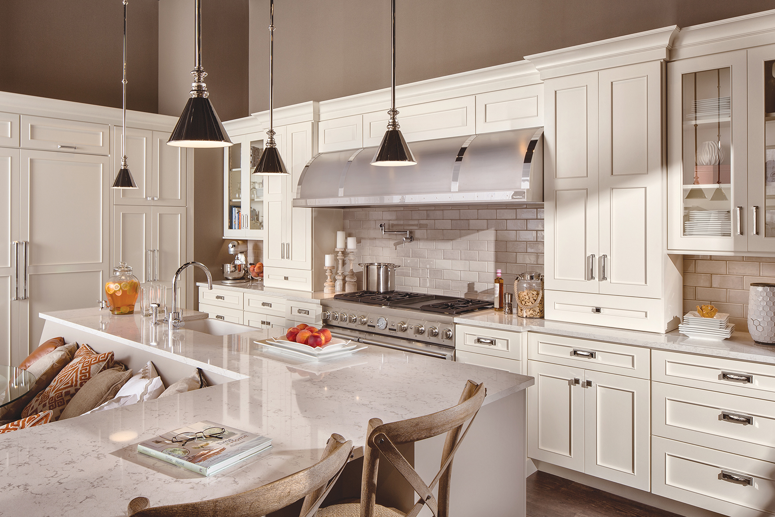 white cottage kitchen design