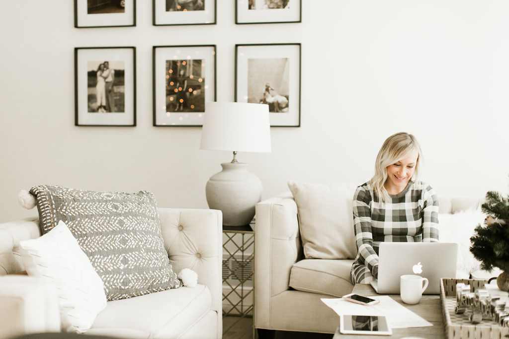 Black Friday sales mn, Black Friday best list, mn real estate, north oaks mn, Katie kurtz, north oaks realtor, holiday gifts guide mn, holiday gifts 2019, adorned homes , cuddle duds, Laura rae photography